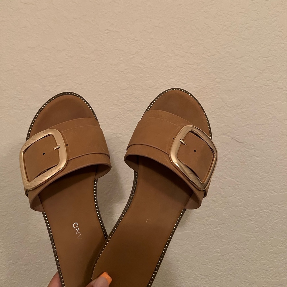 sandals size 7